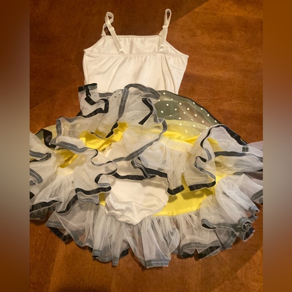 Dance costume - Picture 2 of 2